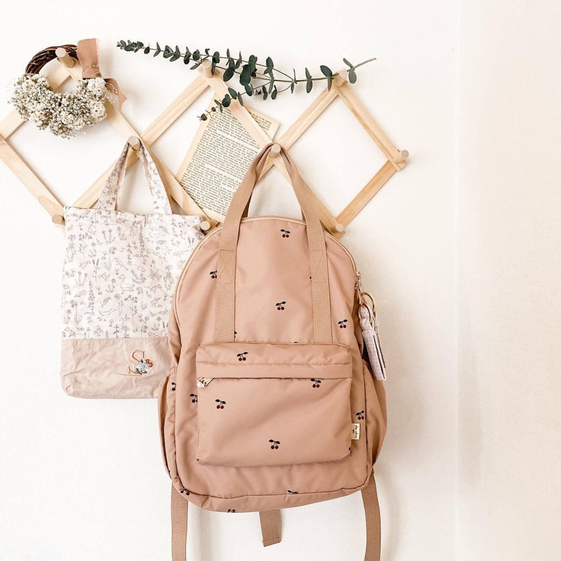 الأطفال على ظهره حقيبة مدرسية  - مراجعة Backpack Diaper Bag وسعره